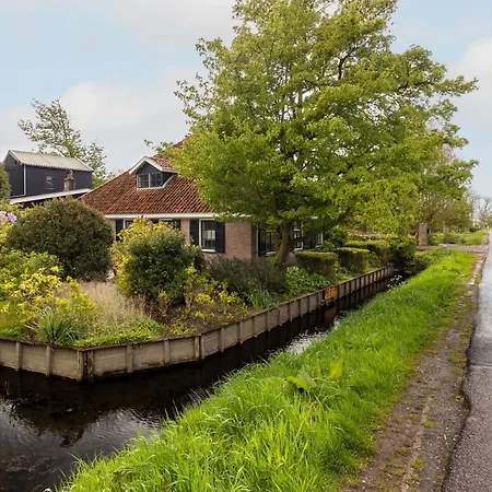 Hooischuur Alkmaar/bergen 招待所 3*
